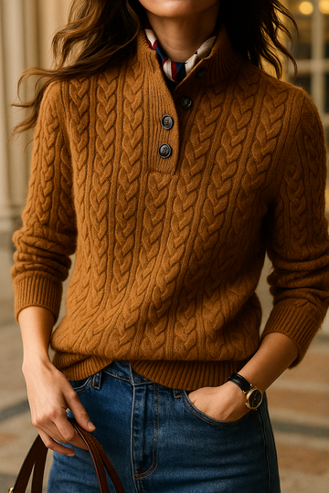 Sweter damski w warkocze w kolorze karmelowym – ze stójką zapinaną na guziki