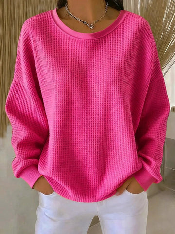 Sweter damski waflowy oversize w kolorze fuksjowym – z okrągłym dekoltem