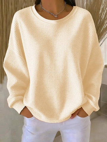 Sweter damski waflowy oversize w kolorze kremowym – z okrągłym dekoltem