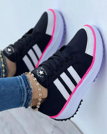 Sneakersy damskie płócienne w kolorze czarnym – na platformie, ze sznurowaniem